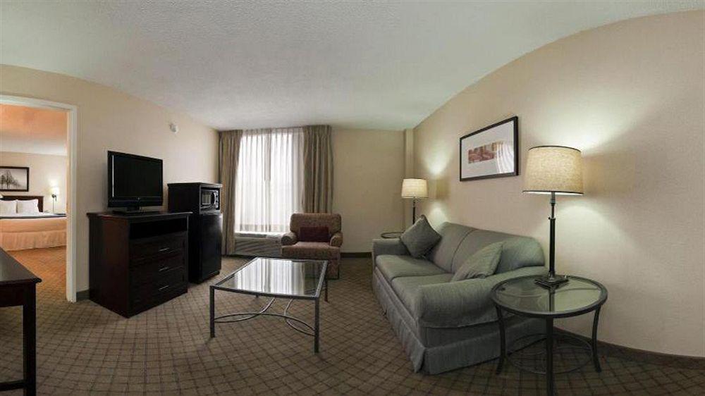 Holiday Inn Express Nashville-Downtown - Broadway, An Ihg Hotel Extérieur photo