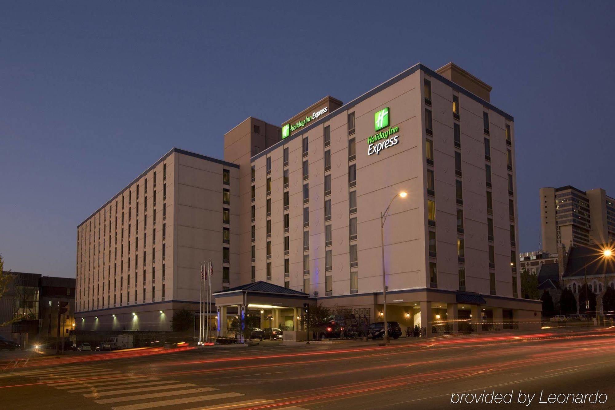 Holiday Inn Express Nashville-Downtown - Broadway, An Ihg Hotel Extérieur photo