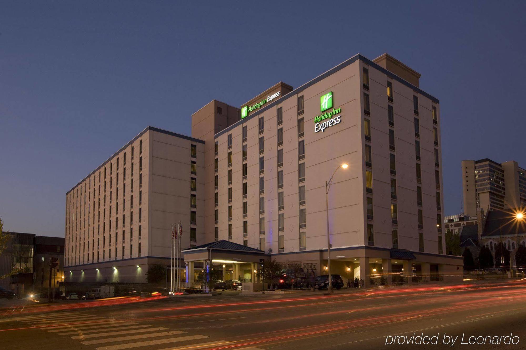 Holiday Inn Express Nashville-Downtown - Broadway By Ihg Extérieur photo