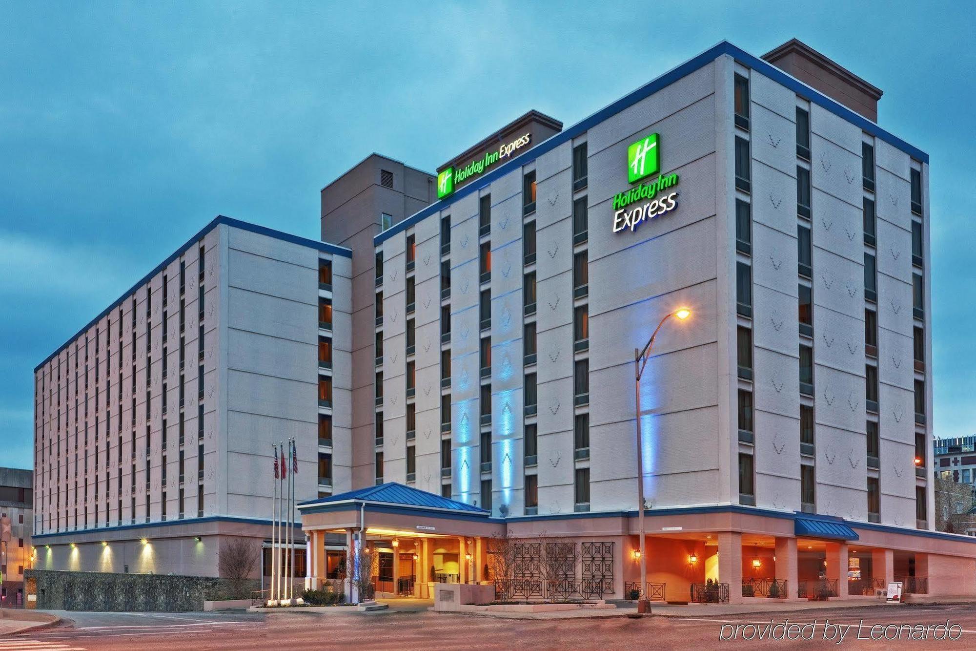 Holiday Inn Express Nashville-Downtown - Broadway, An Ihg Hotel Extérieur photo